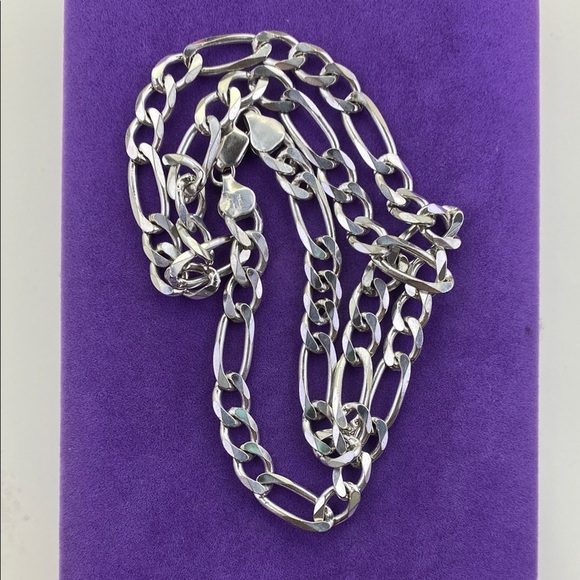 💛 Classic Sterling Silver Figaro Chain Necklace - Picture 2 of 5